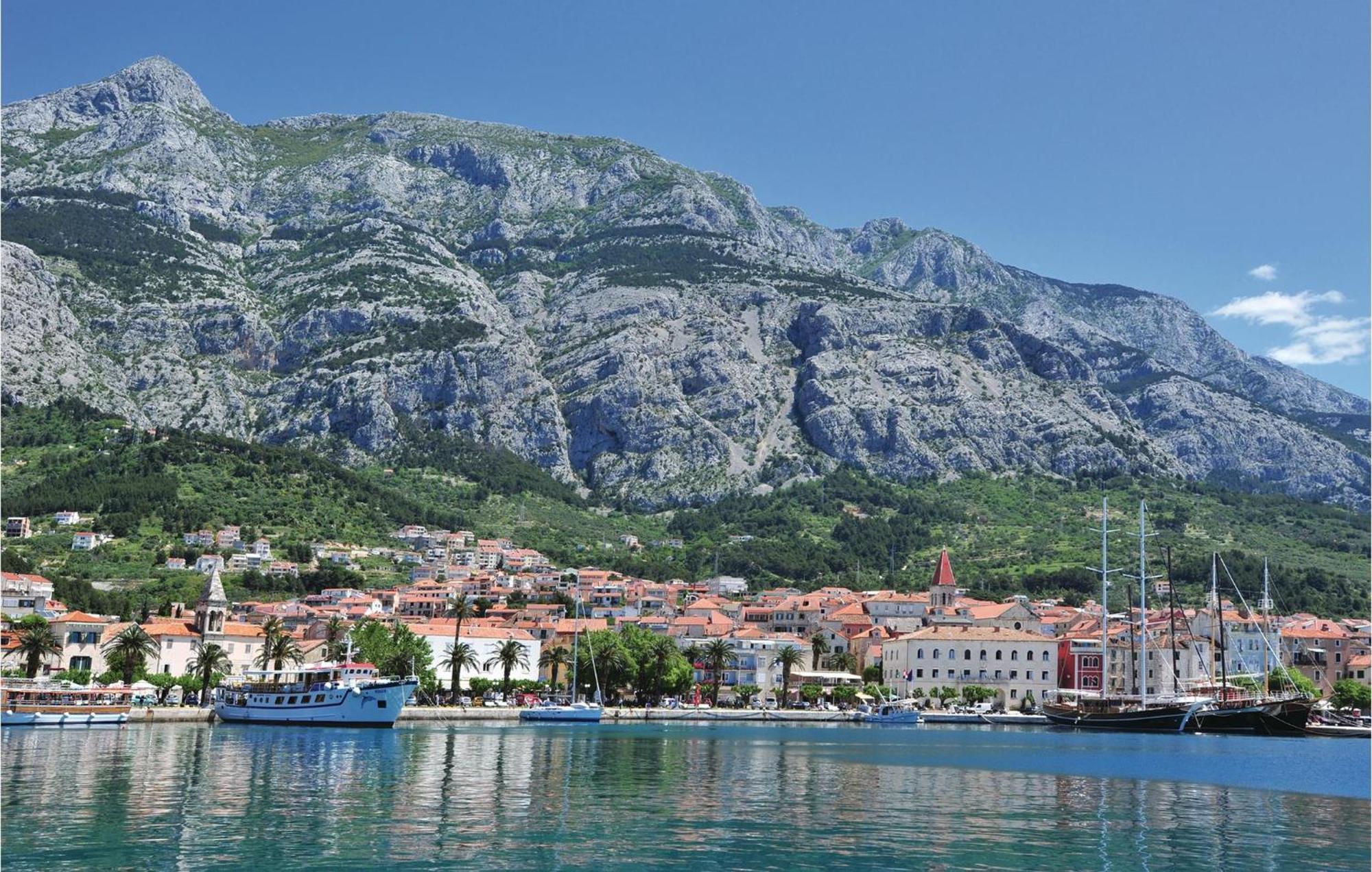 Amazing Apartment In Makarska With House Sea View Εξωτερικό φωτογραφία